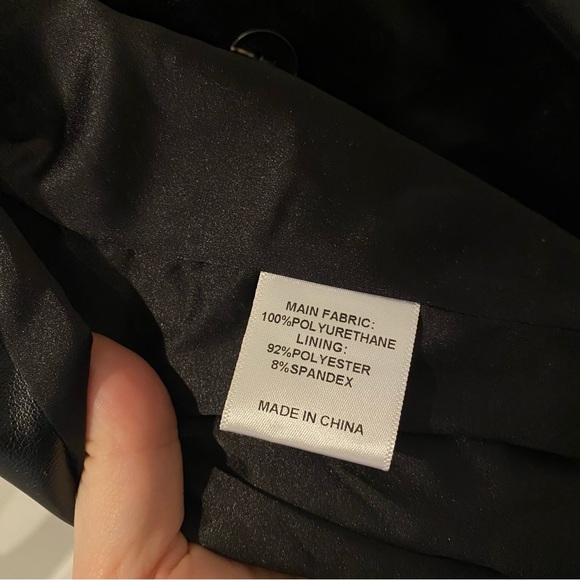 Oversized Vegan Leather Trench Coat Black Boa. Because of Alice - Picture 9 of 11